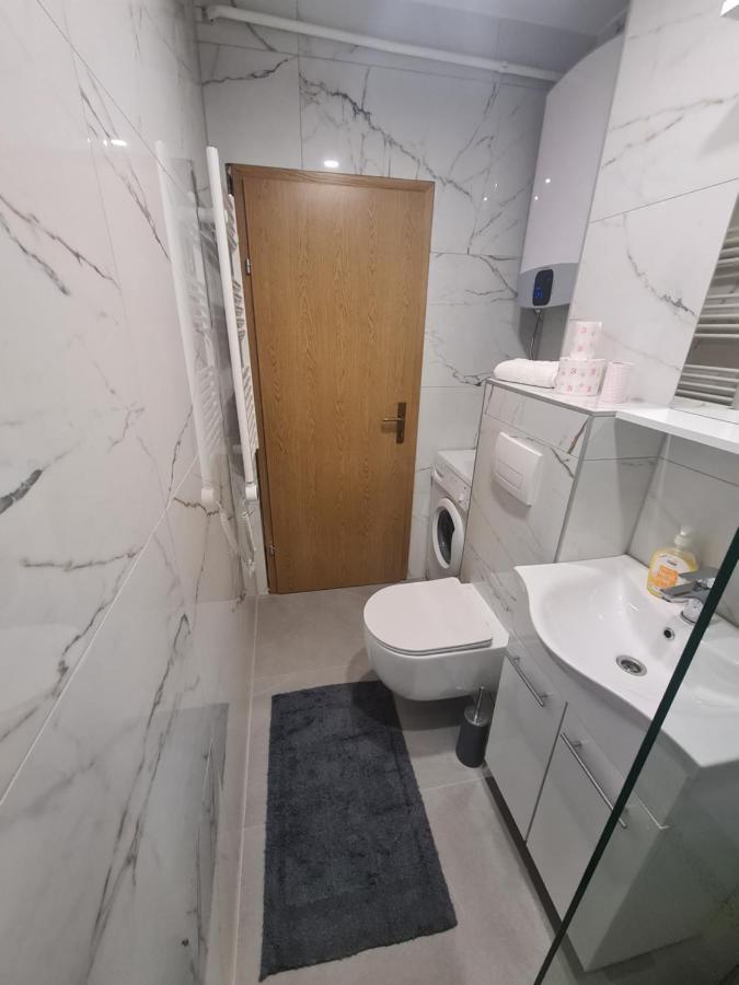 Apartman Yellow - Self Check In Osijek Eksteriør billede