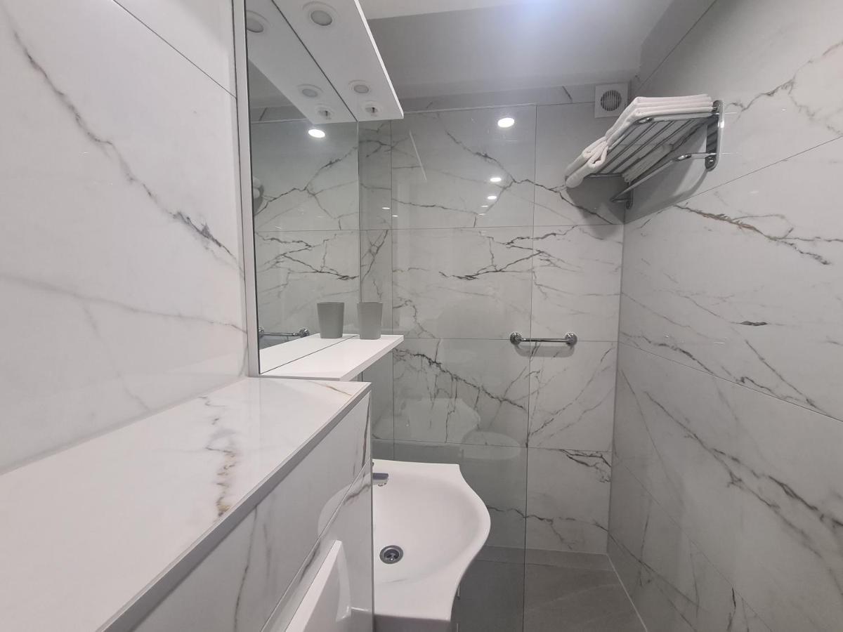 Apartman Yellow - Self Check In Osijek Eksteriør billede