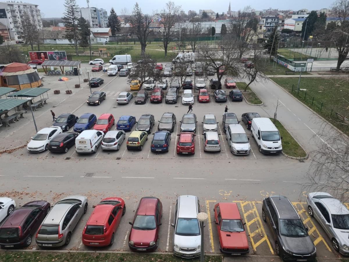 Apartman Yellow - Self Check In Osijek Eksteriør billede