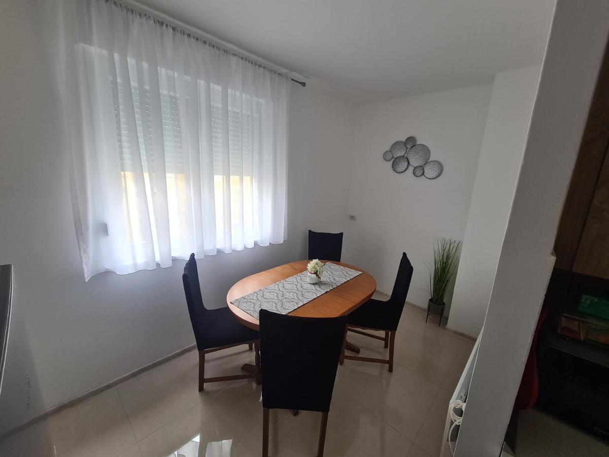 Apartman Yellow - Self Check In Osijek Eksteriør billede